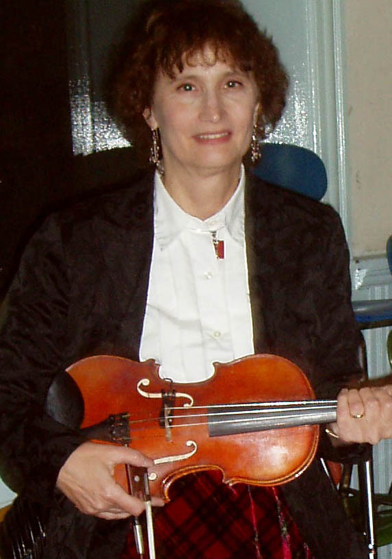 Alice & her fiddle